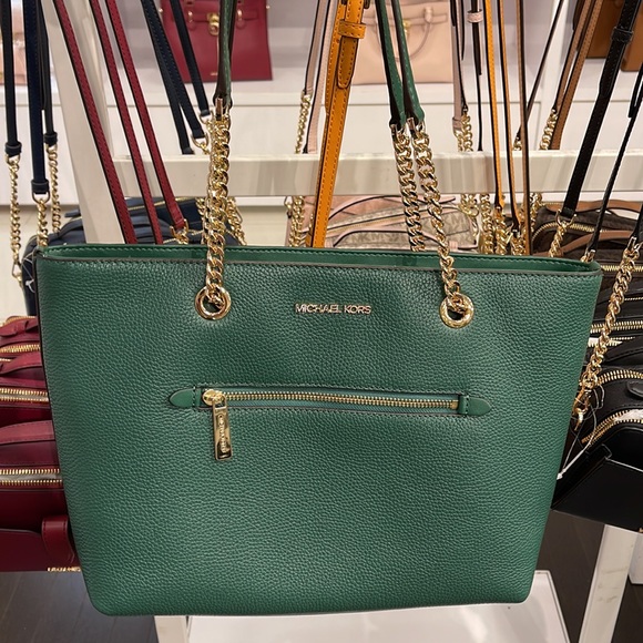 MICHAEL KORS
Jet Set Medium Front Zip Pebbled Leather Chain Tote Bag
Jewel Green - Picture 4 of 16